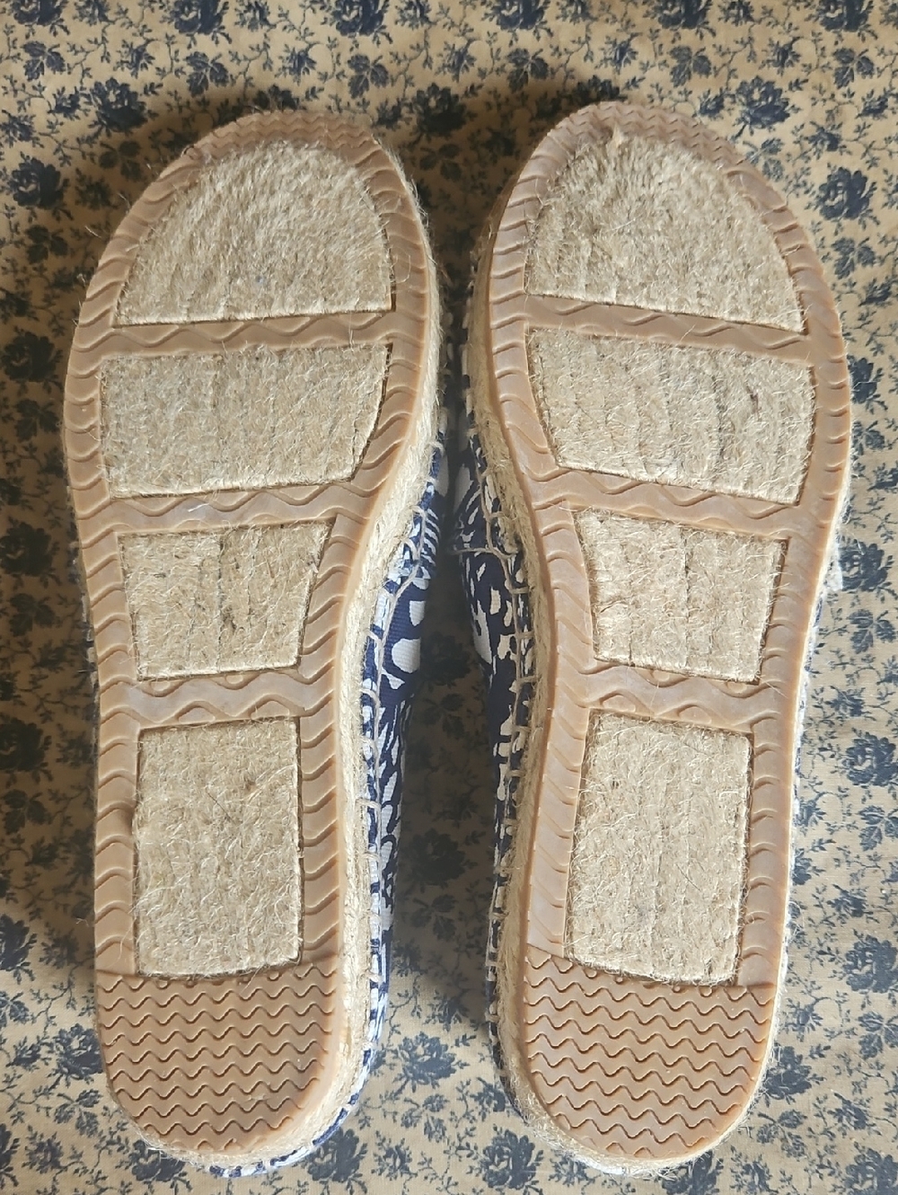 EUC Lilly Pulitzer Flats - Picture 4 of 4